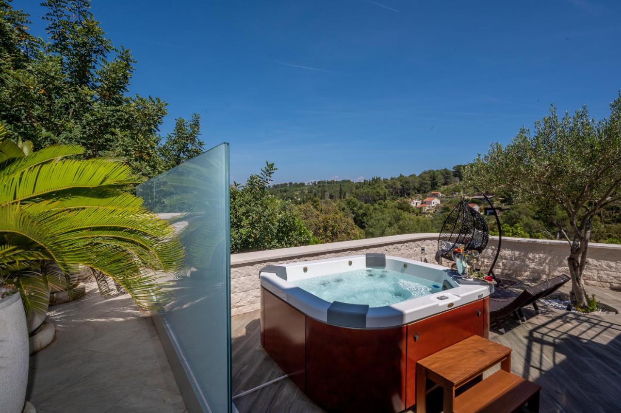 Uniquely Designed Villa Ivana With Outdoor Jacuzzi Nearby The Pebble Banje Beach At The Island Of Solta Rogač Exterior foto