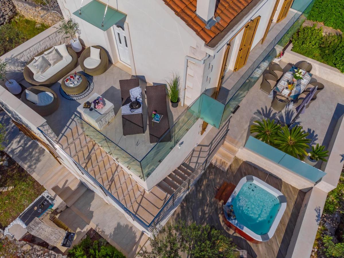 Uniquely Designed Villa Ivana With Outdoor Jacuzzi Nearby The Pebble Banje Beach At The Island Of Solta Rogač Exterior foto