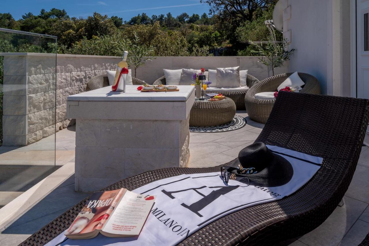 Uniquely Designed Villa Ivana With Outdoor Jacuzzi Nearby The Pebble Banje Beach At The Island Of Solta Rogač Exterior foto
