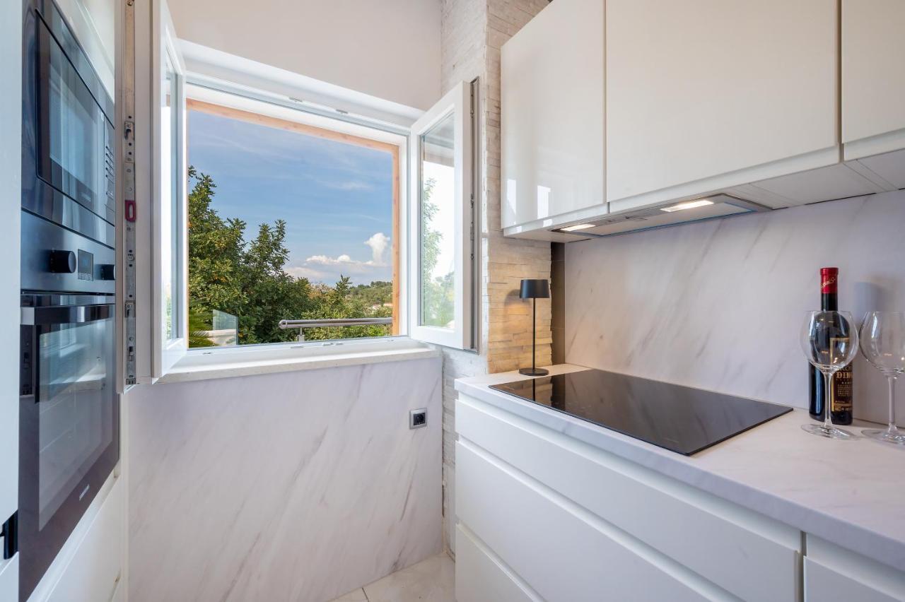 Uniquely Designed Villa Ivana With Outdoor Jacuzzi Nearby The Pebble Banje Beach At The Island Of Solta Rogač Exterior foto