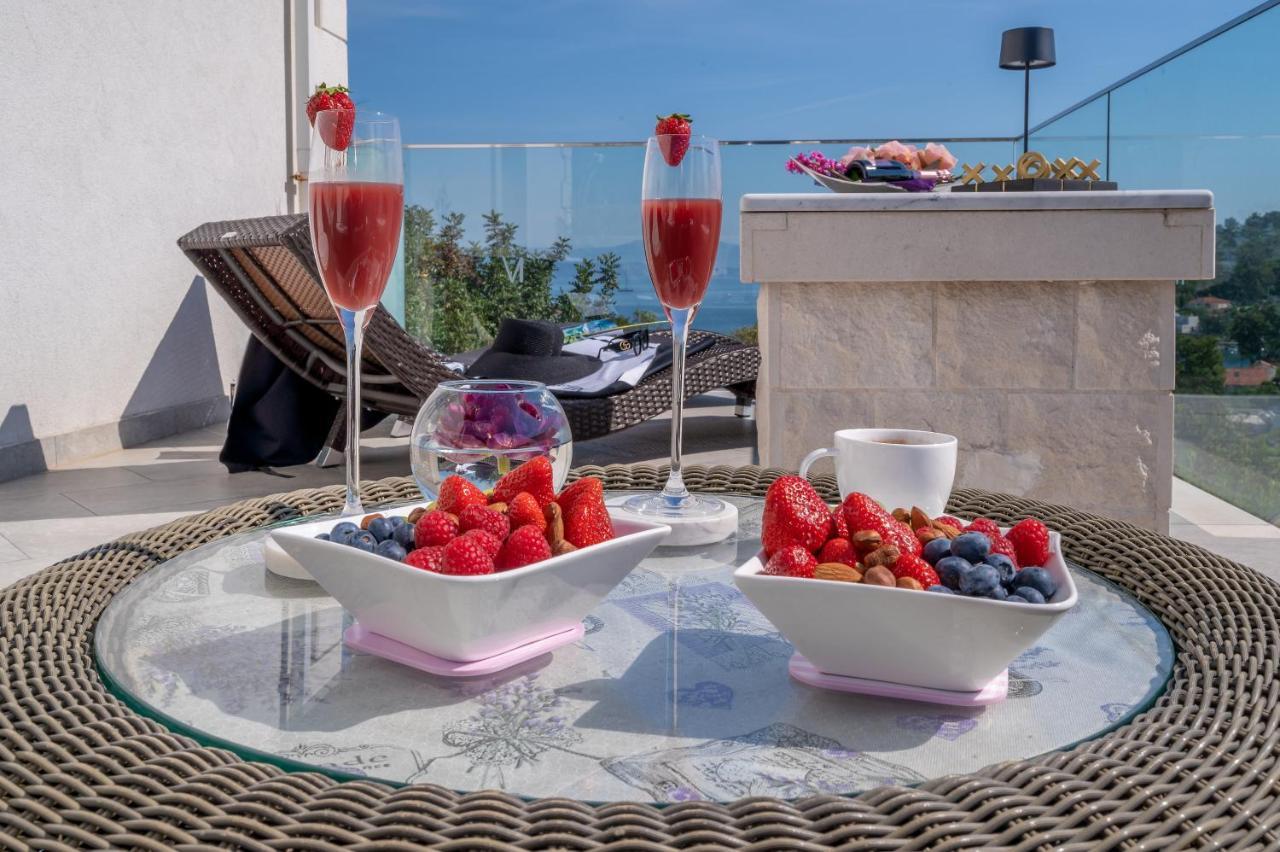 Uniquely Designed Villa Ivana With Outdoor Jacuzzi Nearby The Pebble Banje Beach At The Island Of Solta Rogač Exterior foto